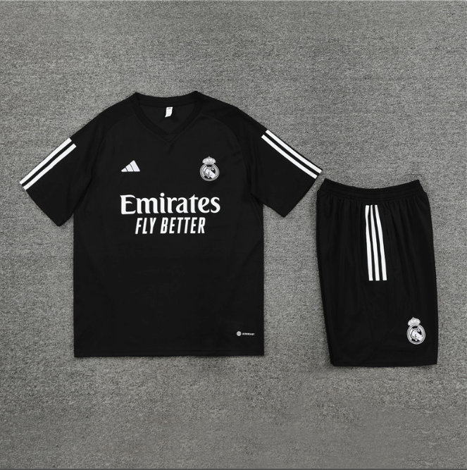 Conjunto Real Madrid Treino Bermuda e Camisa Preta 2023/24