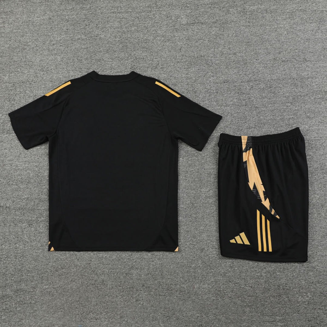Conjunto Real Madrid Treino Camisa e Short Preta 2024/25