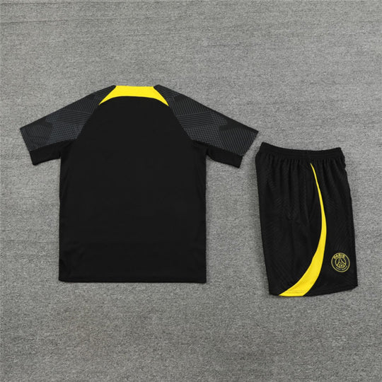 Conjunto PSG Treino Camisa e Short Preta com Amarelo 2022/23